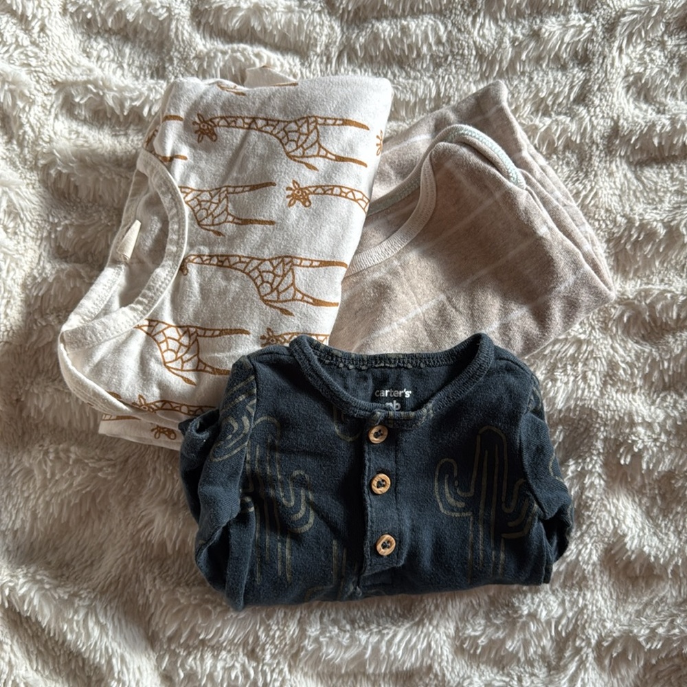LOT Carter's Cactus Sleeper, Cloud Island Tan, Unbranded giraffe Newborn/0-6 M